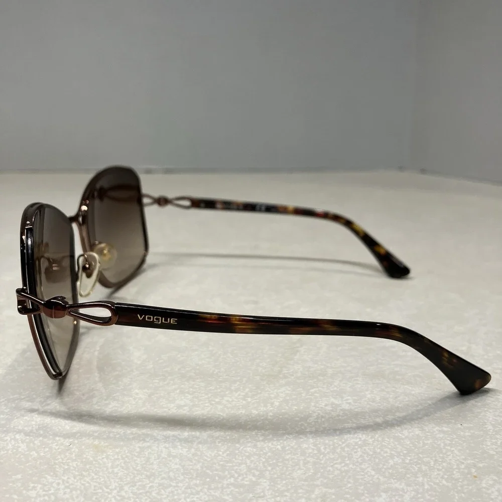 Vogue Italy Women's Sunglasses VO 3832-S 811/13 Tortoise Brown 57/16/130 w/case